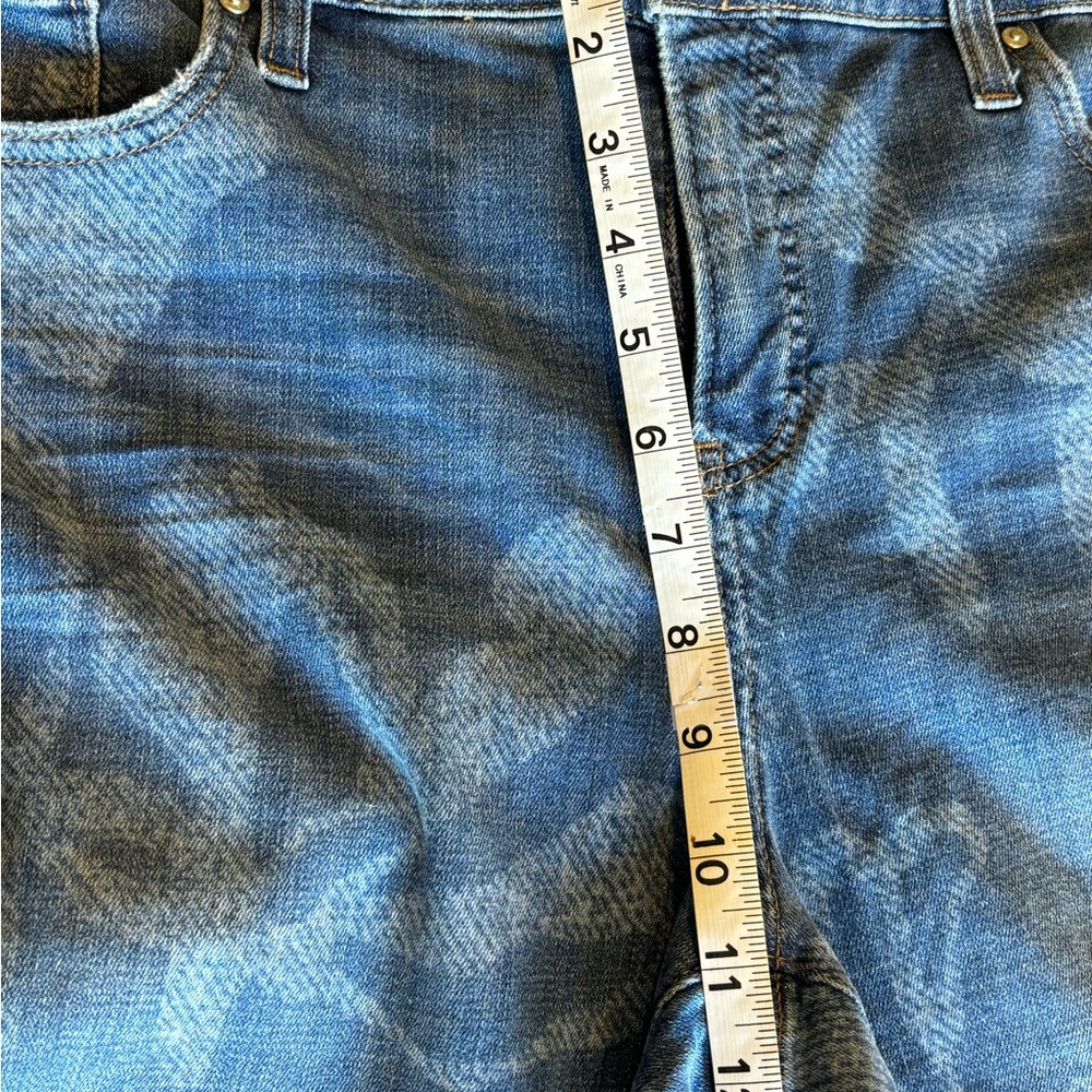 NWT Chico’s Newberry Indigo 2R So Slimming Girlfriend Slim Leg Jeans Trendy - Picture 11 of 15